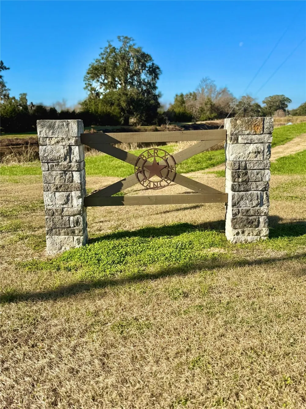 248 Cripple Creek Lane Angleton, TX 77515