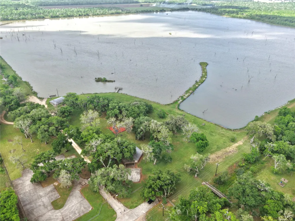 248 Cripple Creek Lane Angleton, TX 77515