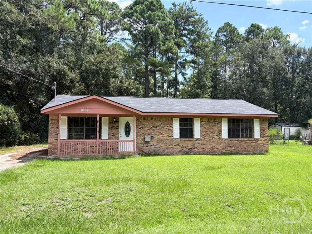 1092 Live Oak Drive Hinesville, GA 31313