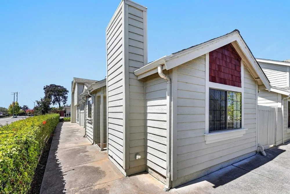 1008 Sunbird Drive Watsonville, CA 95076