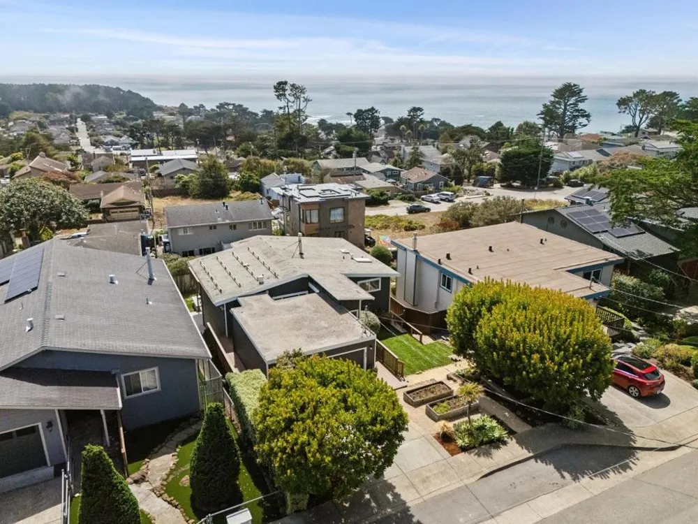 830 Buena Vista Street Moss Beach, CA 94038