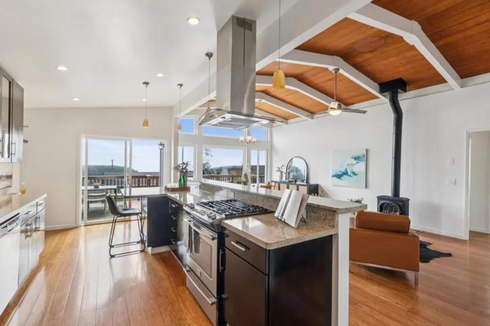 830 Buena Vista Street Moss Beach, CA 94038