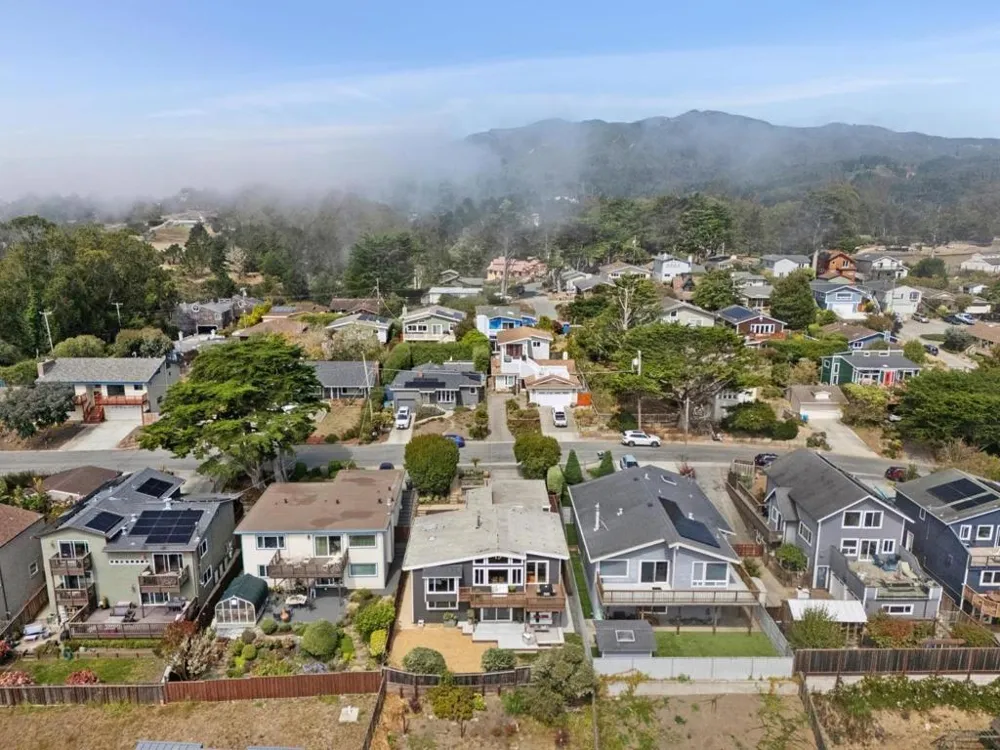 830 Buena Vista Street Moss Beach, CA 94038