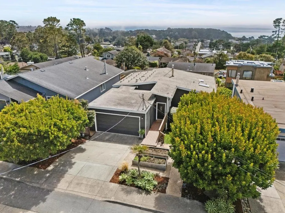 830 Buena Vista Street Moss Beach, CA 94038