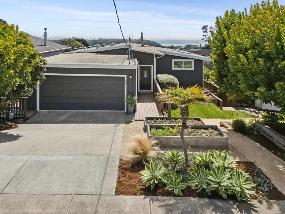 830 Buena Vista Street Moss Beach, CA 94038