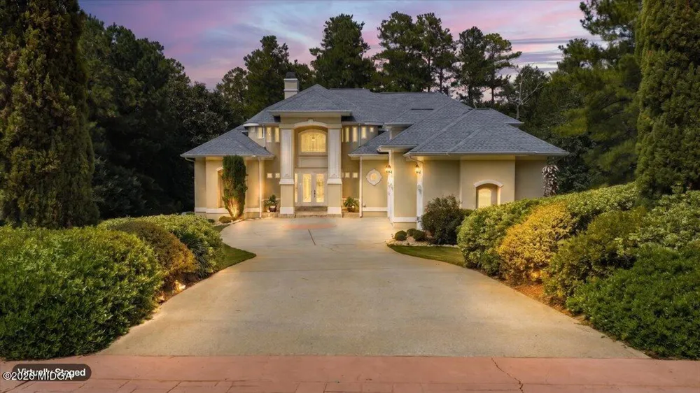 124 Fairway Run Forsyth, GA 31029