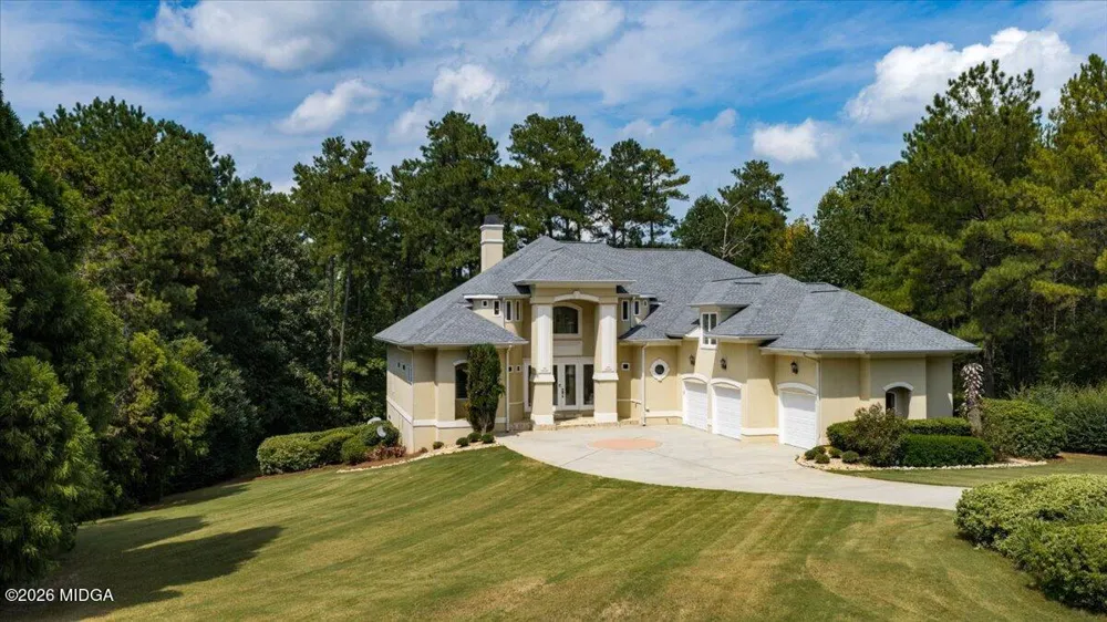 124 Fairway Run Forsyth, GA 31029
