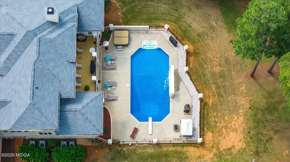 124 Fairway Run Forsyth, GA 31029