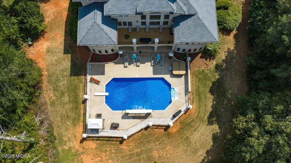 124 Fairway Run Forsyth, GA 31029