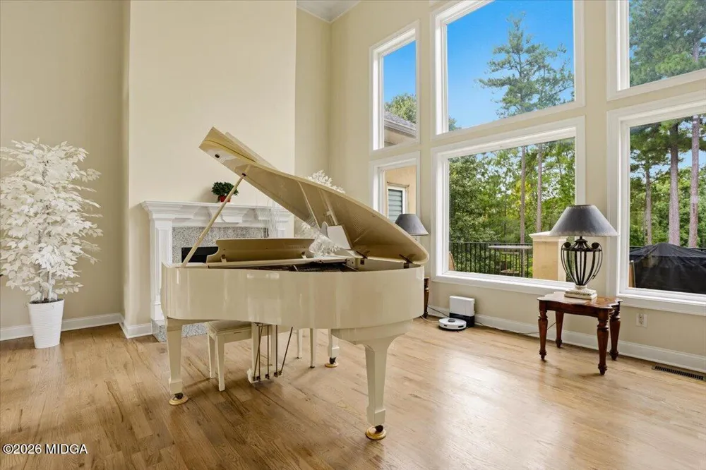 124 Fairway Run Forsyth, GA 31029