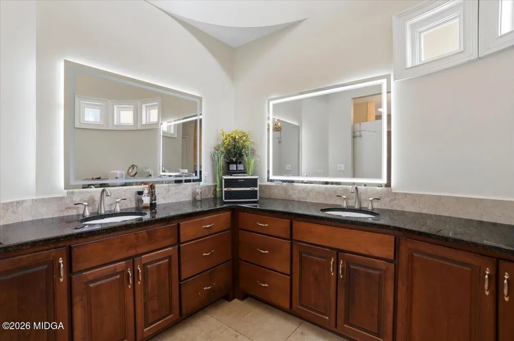 124 Fairway Run Forsyth, GA 31029