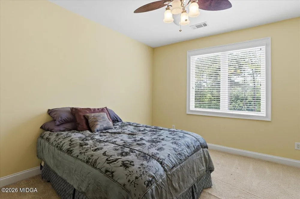 124 Fairway Run Forsyth, GA 31029