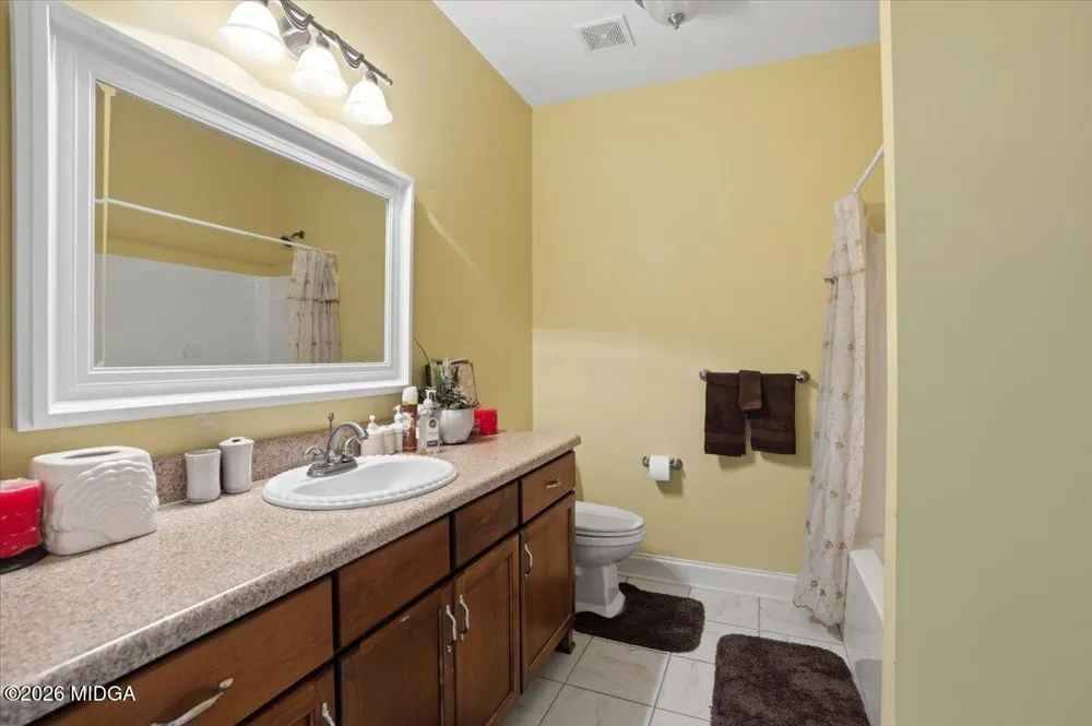 124 Fairway Run Forsyth, GA 31029