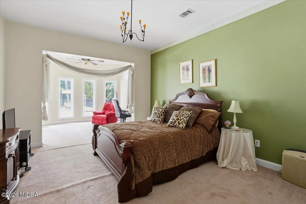 124 Fairway Run Forsyth, GA 31029