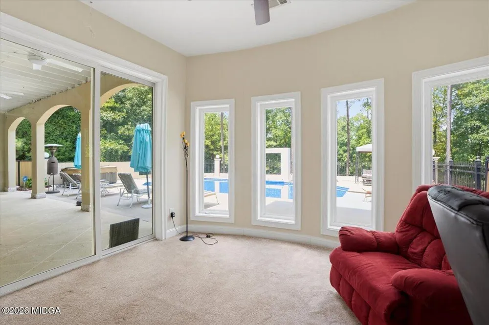 124 Fairway Run Forsyth, GA 31029