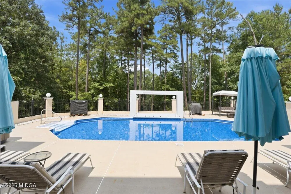 124 Fairway Run Forsyth, GA 31029