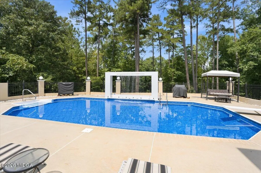 124 Fairway Run Forsyth, GA 31029