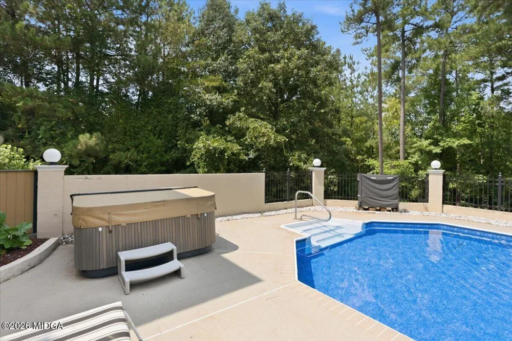 124 Fairway Run Forsyth, GA 31029