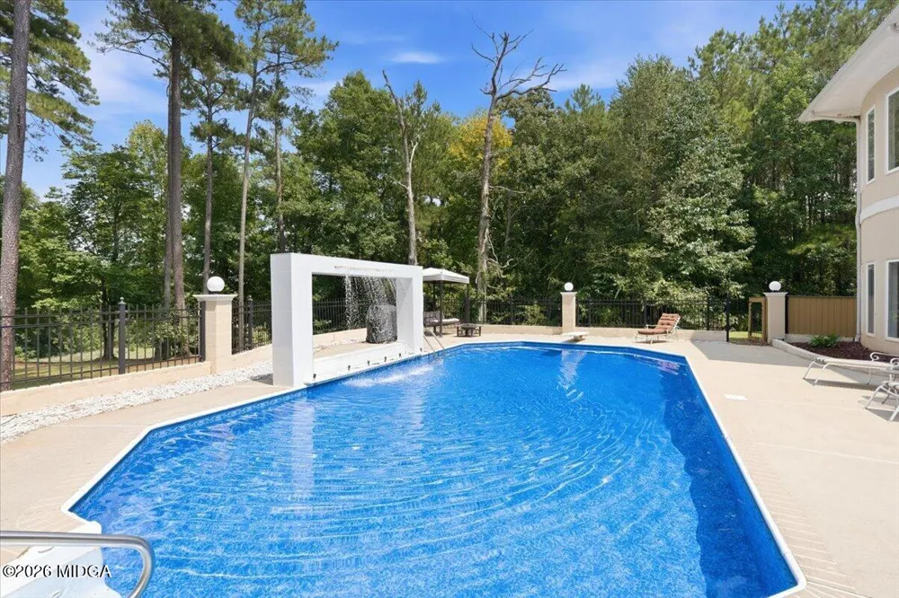 124 Fairway Run Forsyth, GA 31029