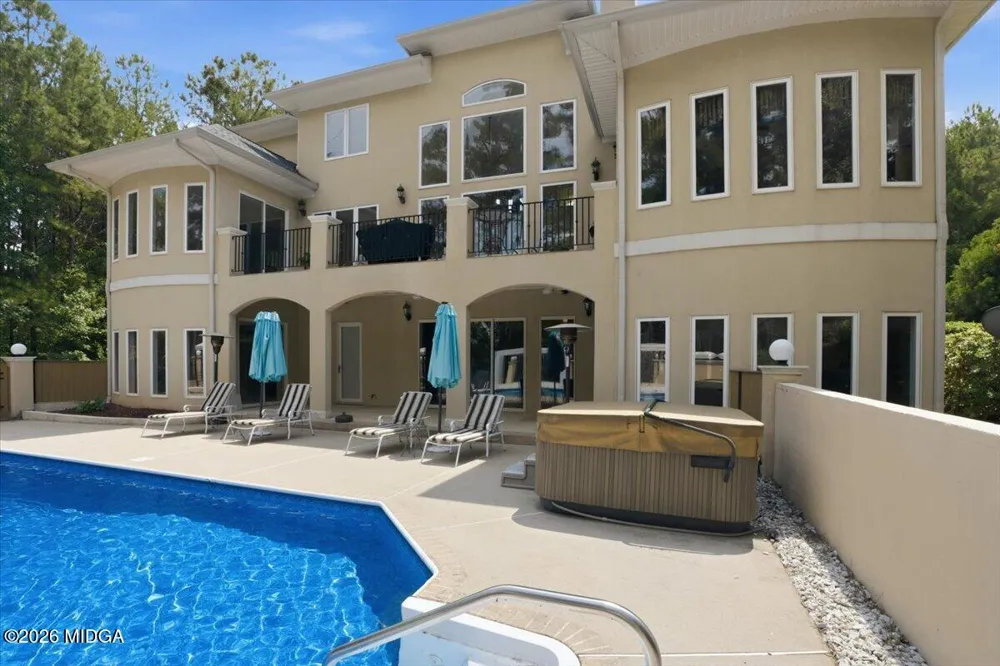 124 Fairway Run Forsyth, GA 31029