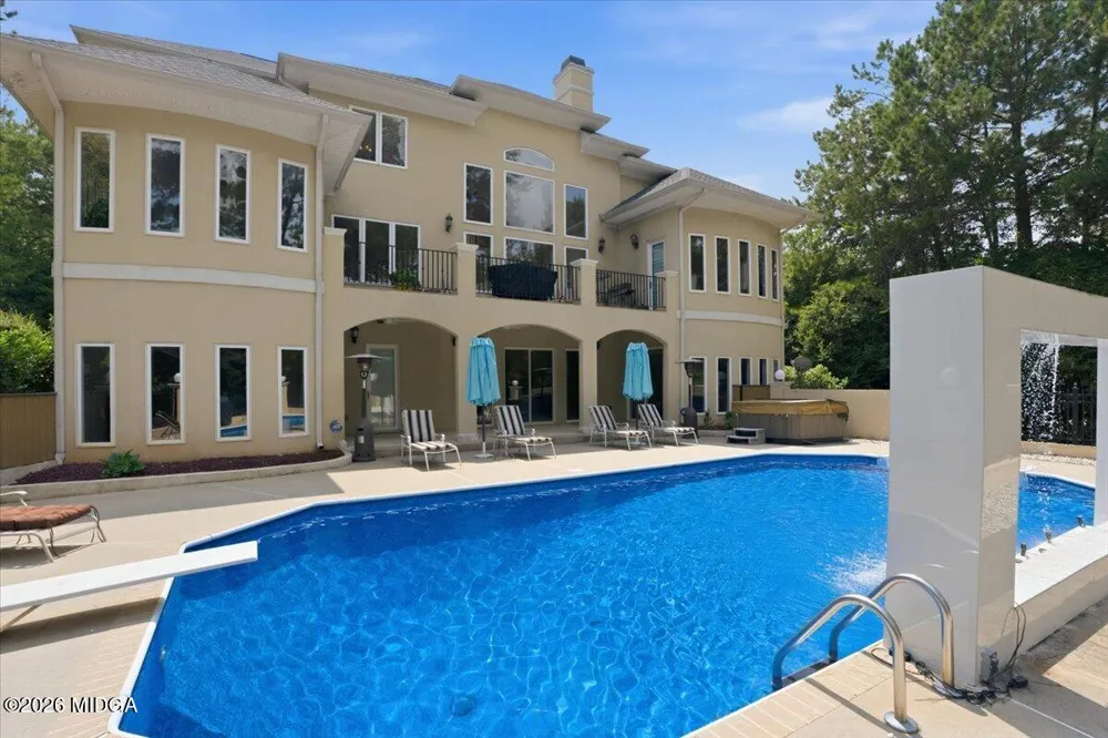 124 Fairway Run Forsyth, GA 31029