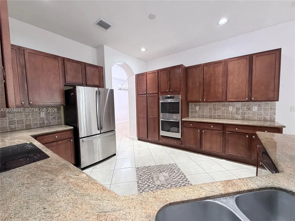 19385 SW 79th Ct Cutler Bay, FL 33157