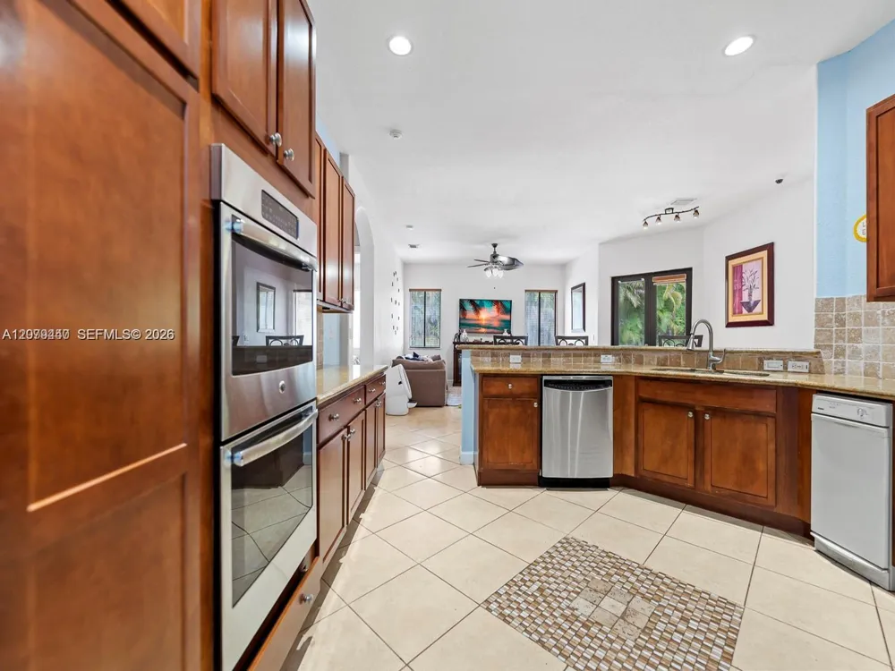 19385 SW 79th Ct Cutler Bay, FL 33157