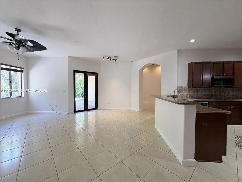 19385 SW 79th Ct Cutler Bay, FL 33157