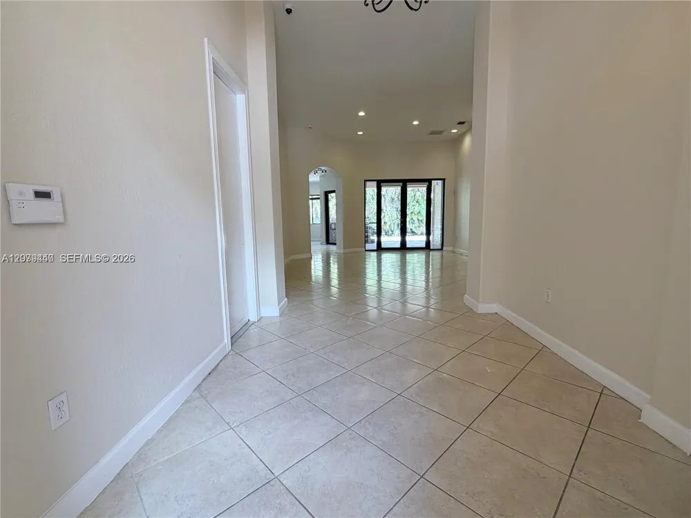 19385 SW 79th Ct Cutler Bay, FL 33157
