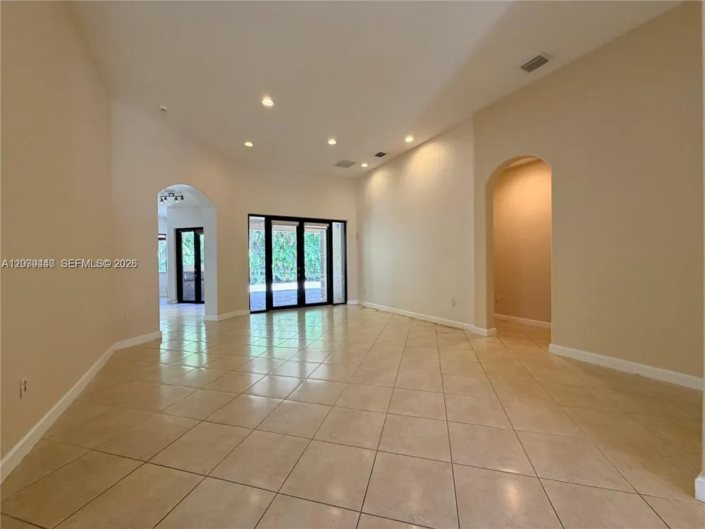 19385 SW 79th Ct Cutler Bay, FL 33157