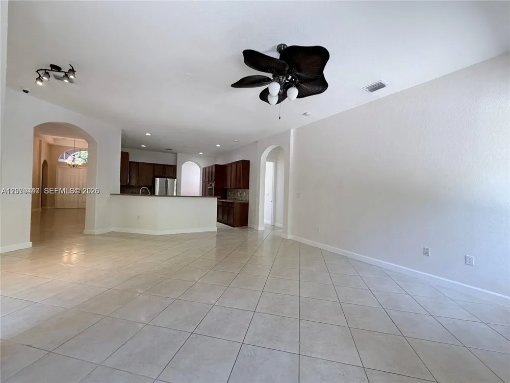 19385 SW 79th Ct Cutler Bay, FL 33157