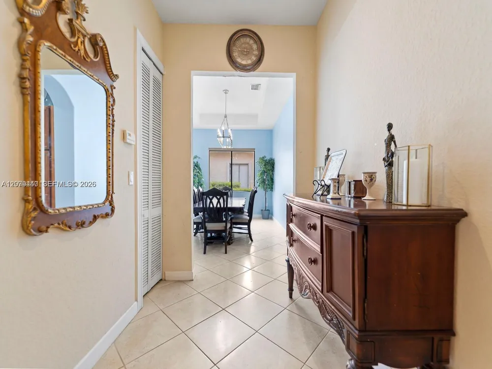 19385 SW 79th Ct Cutler Bay, FL 33157