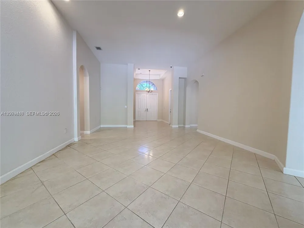 19385 SW 79th Ct Cutler Bay, FL 33157