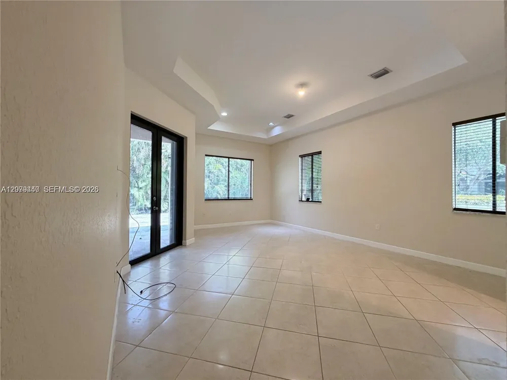 19385 SW 79th Ct Cutler Bay, FL 33157