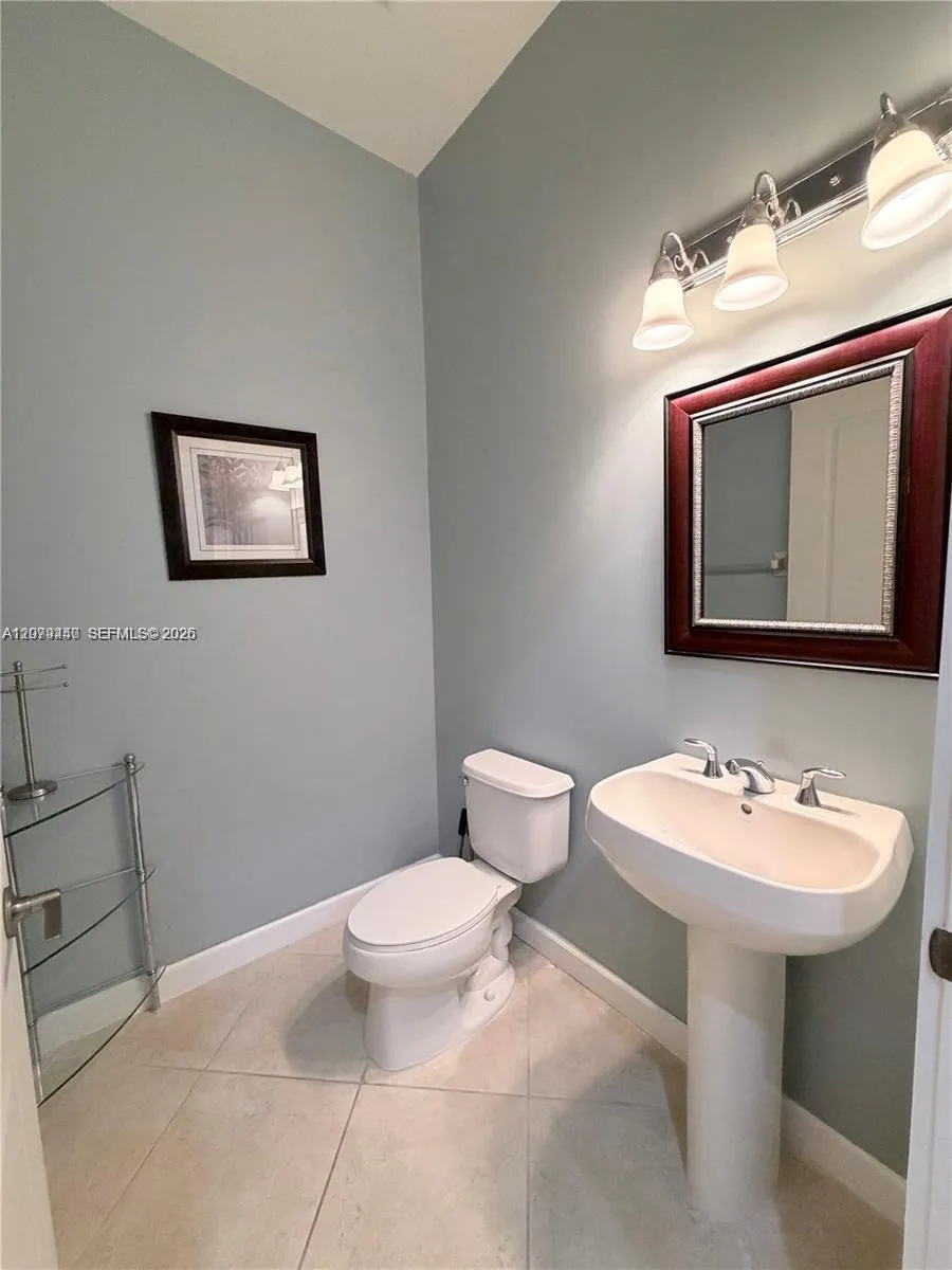 19385 SW 79th Ct Cutler Bay, FL 33157