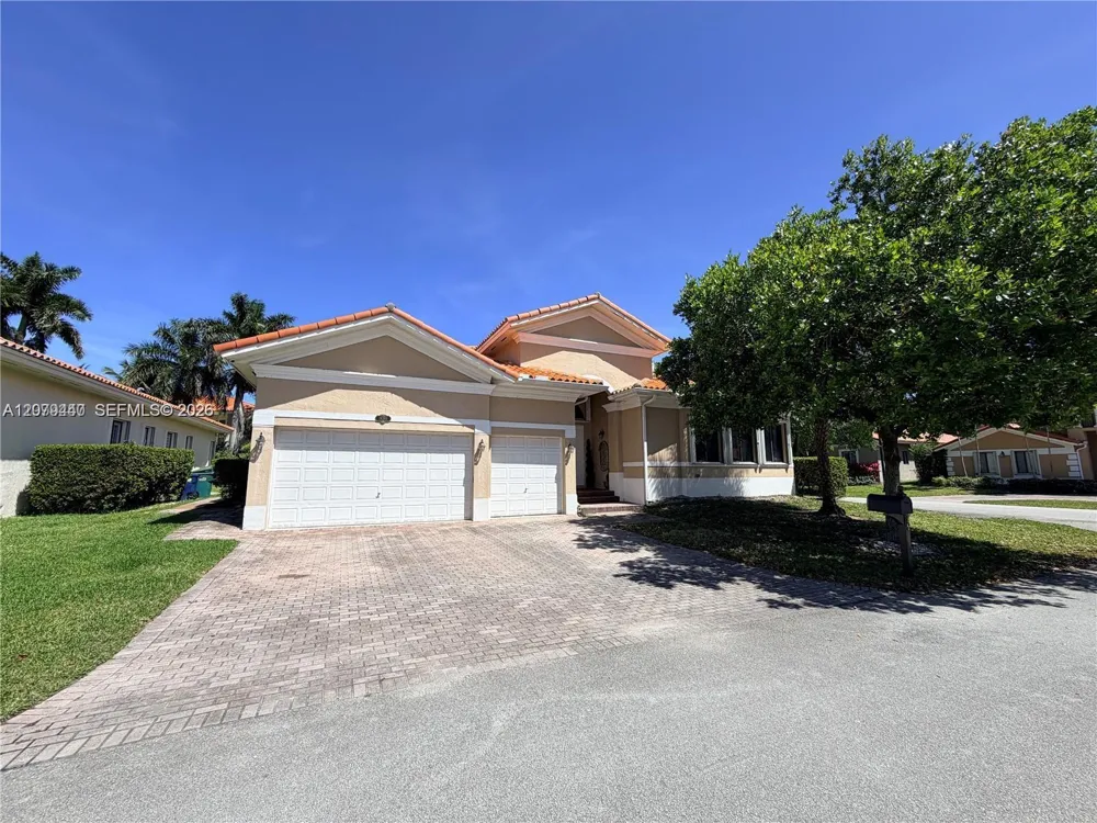 19385 SW 79th Ct Cutler Bay, FL 33157