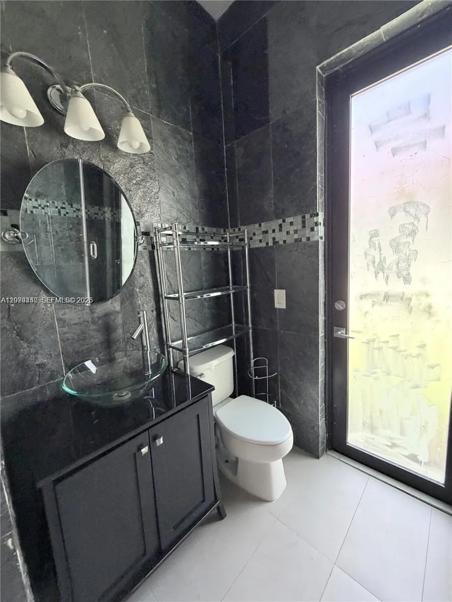 19385 SW 79th Ct Cutler Bay, FL 33157