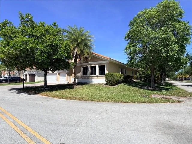 19385 SW 79th Ct Cutler Bay, FL 33157