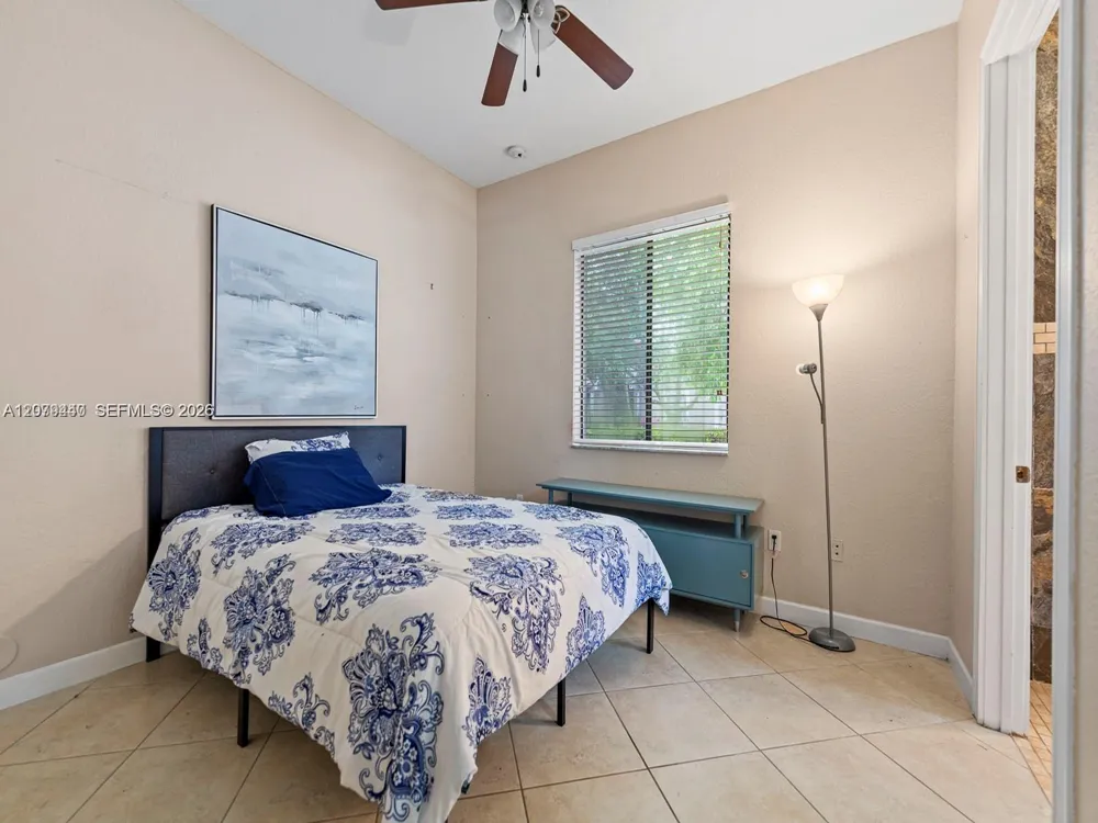 19385 SW 79th Ct Cutler Bay, FL 33157