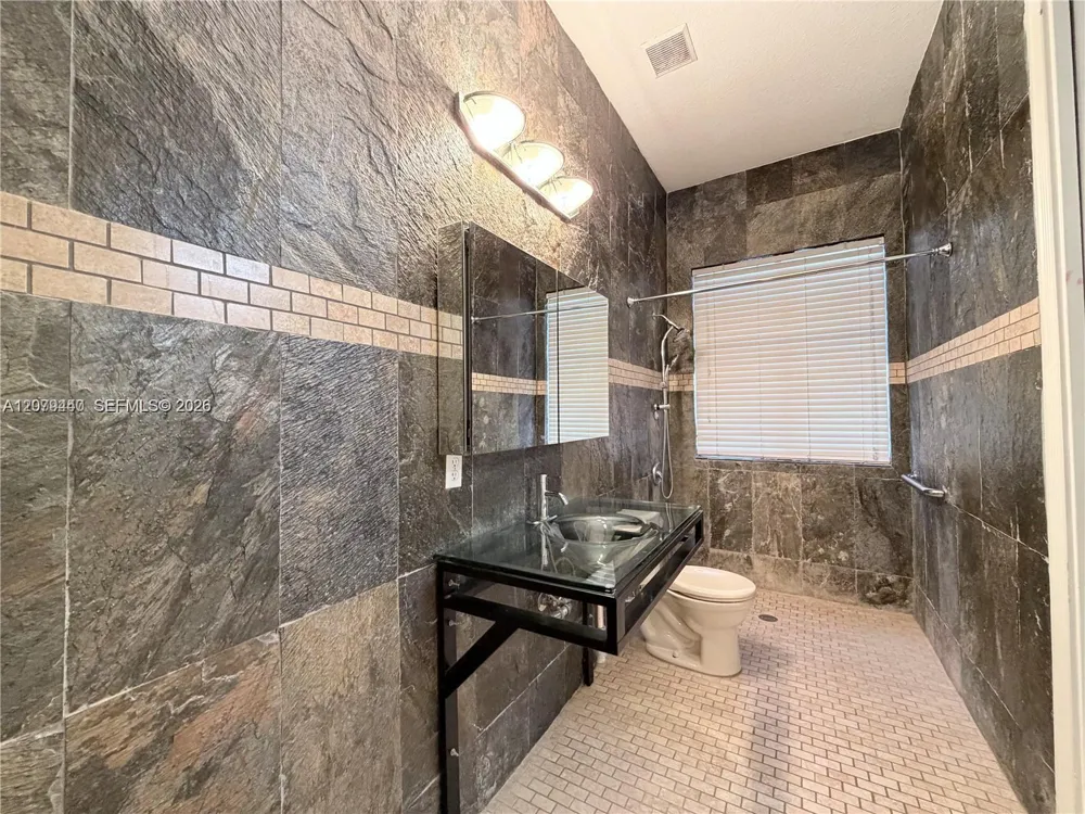 19385 SW 79th Ct Cutler Bay, FL 33157