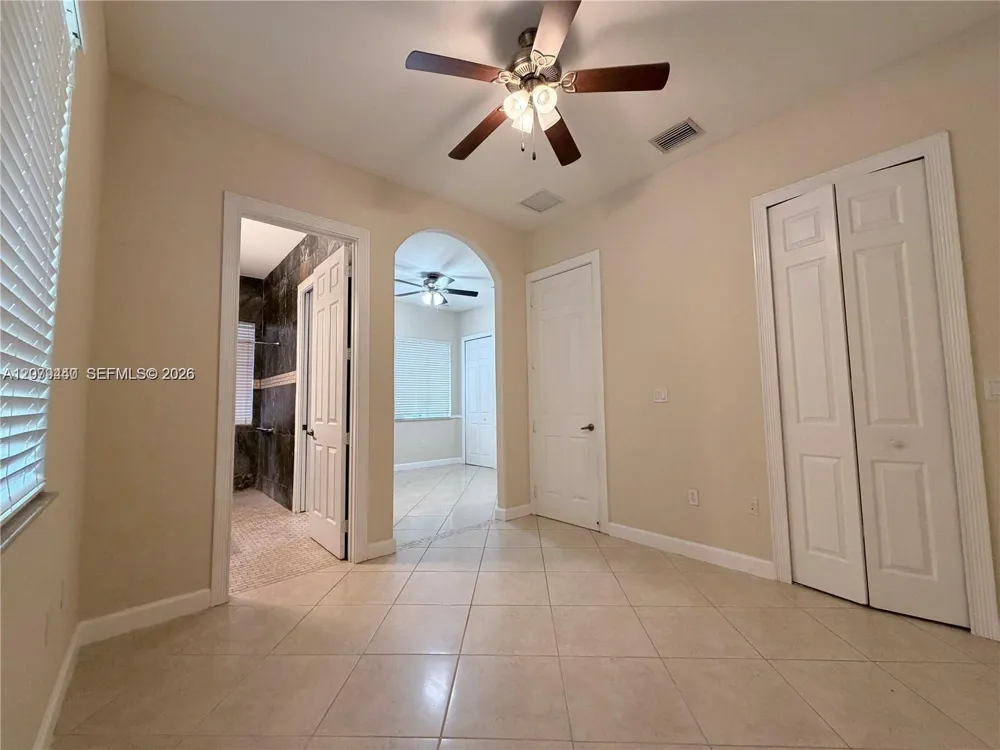 19385 SW 79th Ct Cutler Bay, FL 33157