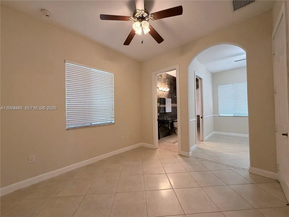 19385 SW 79th Ct Cutler Bay, FL 33157