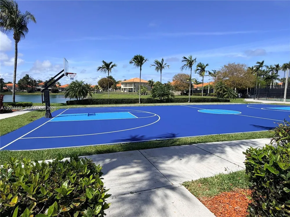19385 SW 79th Ct Cutler Bay, FL 33157