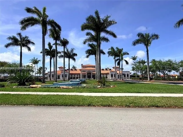 19385 SW 79th Ct Cutler Bay, FL 33157
