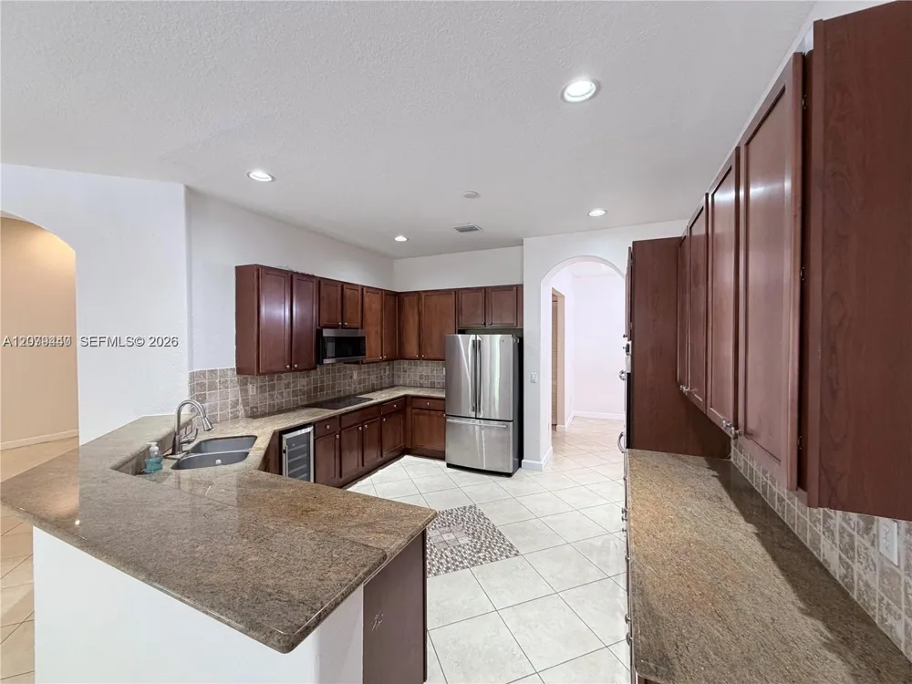 19385 SW 79th Ct Cutler Bay, FL 33157