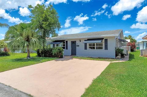 8521 NW 57th Ct