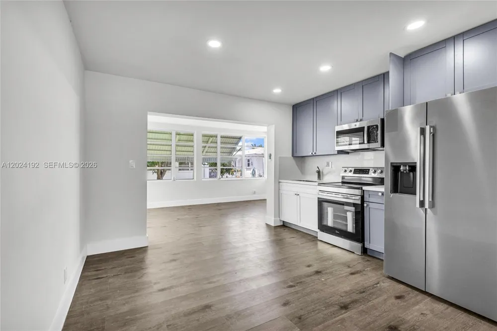 8521 NW 57th Ct Tamarac, FL 33321