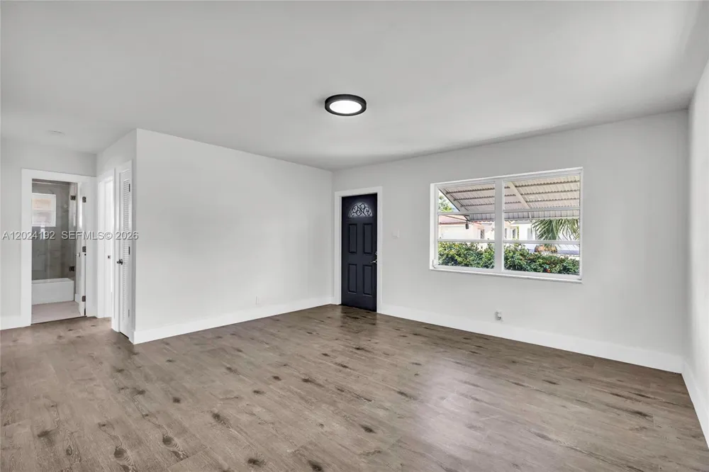 8521 NW 57th Ct Tamarac, FL 33321