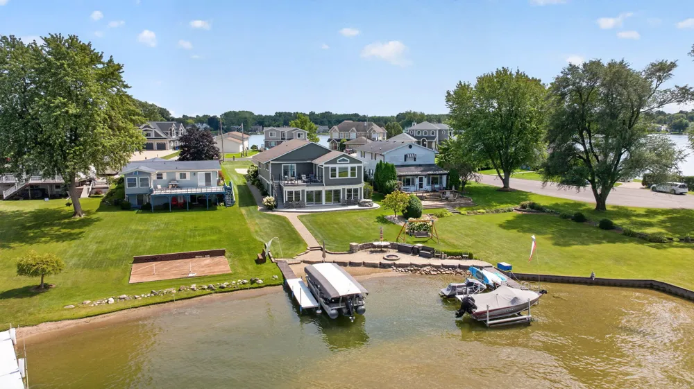 110 Hilltop Court Brooklyn, MI 49230