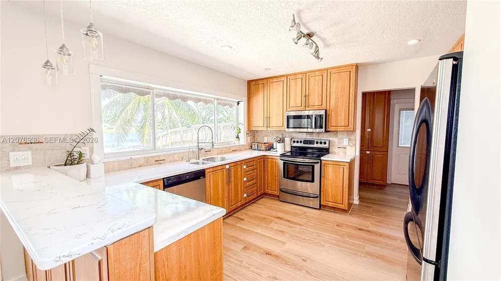 5121 SW 87th Ave Cooper City, FL 33328